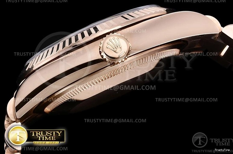 0419 RDD0219H – DayDate 36mm ComfortFit 694